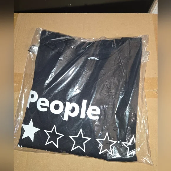 NWT 1 Star Rating Graphic Tee - Picture 3 of 3